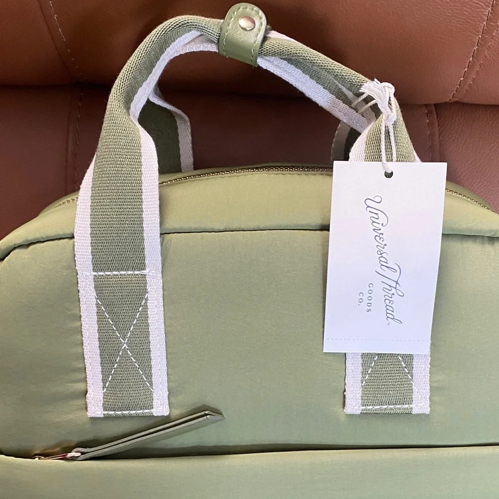 Universal Thread Olive Green‎ Unisex Travel,Diaper Bag lots of pockets NWT